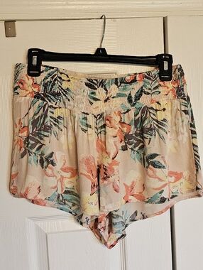 Billabong Tropical Shorts Size Large